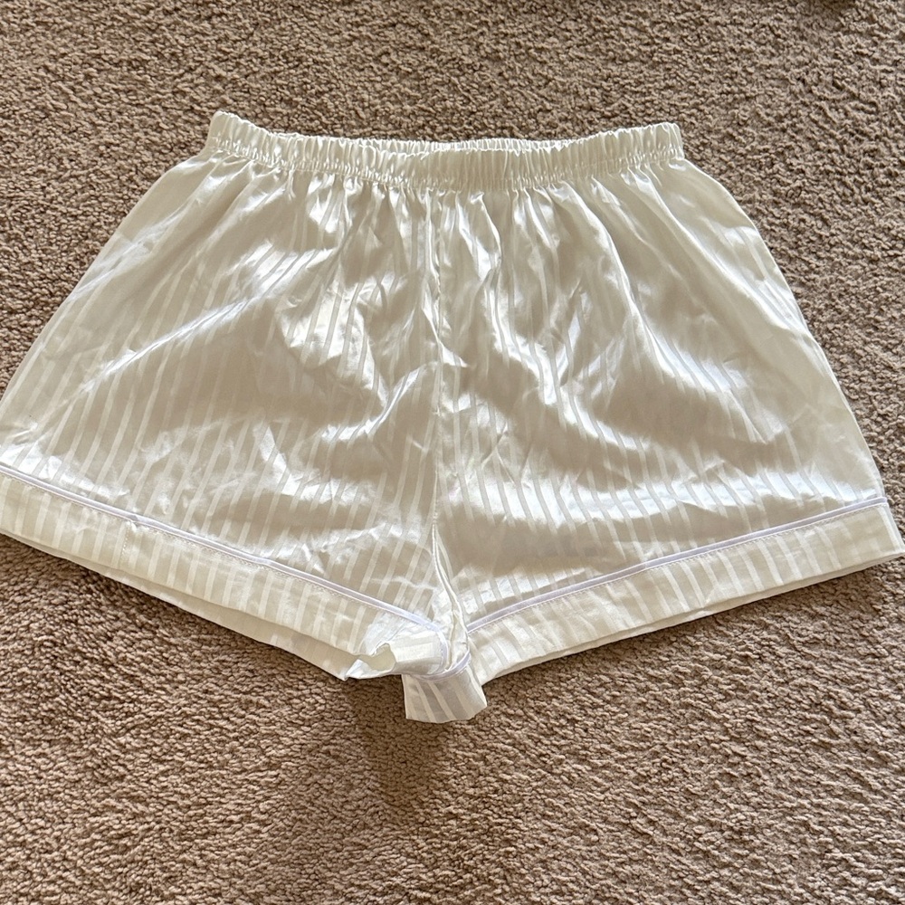 Women’s White Satin Sleepwear Set - Picture 3 of 8